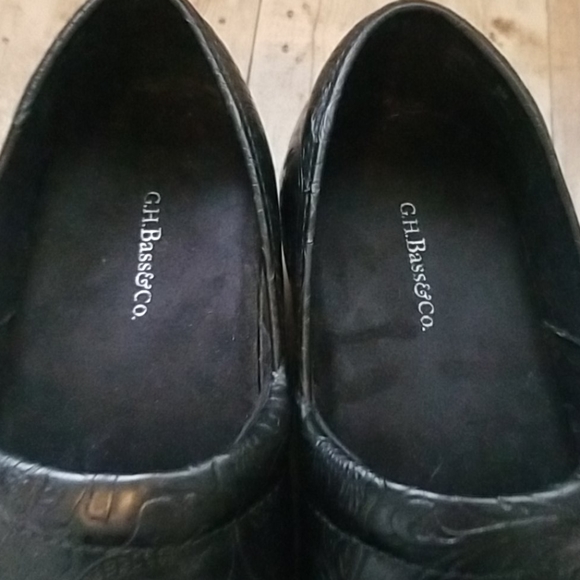 G.H. Bass&Co. Black embossed "Melinda"clogs size 8 - Picture 6 of 8